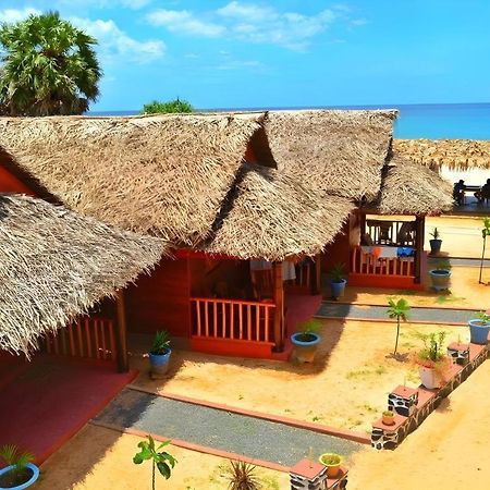 Silver Beach Hotel تريكونامالاي المظهر الخارجي الصورة