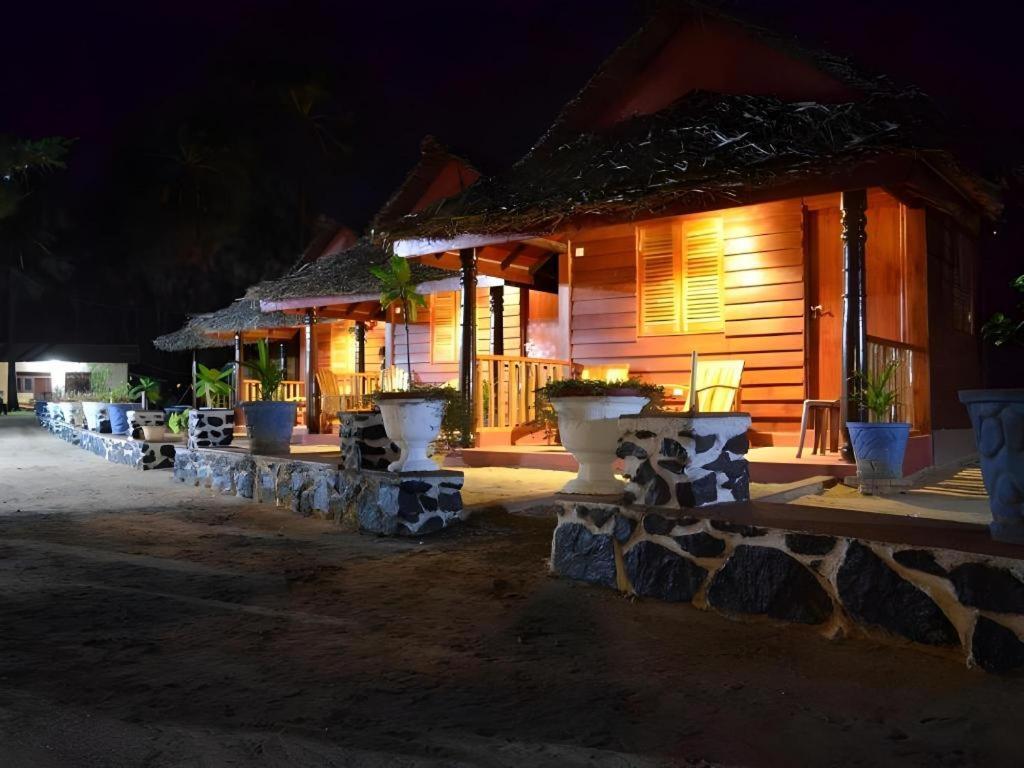 Silver Beach Hotel تريكونامالاي المظهر الخارجي الصورة