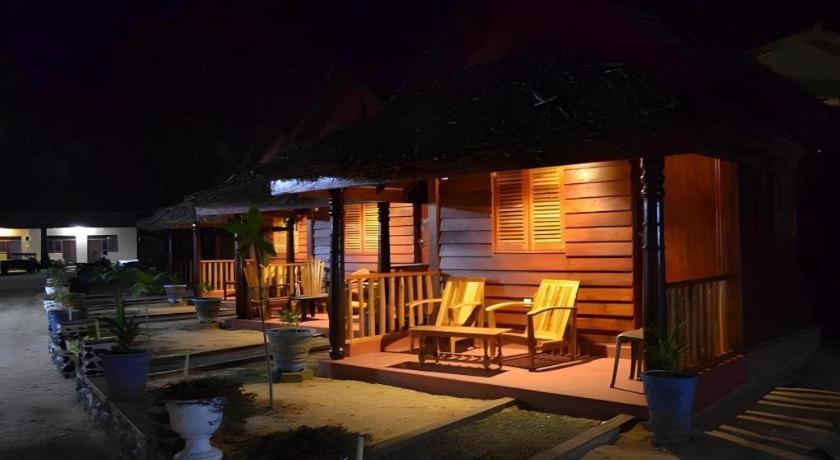 Silver Beach Hotel تريكونامالاي المظهر الخارجي الصورة